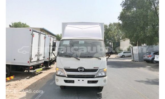 Acheter Import Utilitaire Hino 300 Series Blanc à Import - Dubai, Clarendon Acheter Import Utilitaire Hino 300 Series Blanc à Import - Dubai, Clarendon