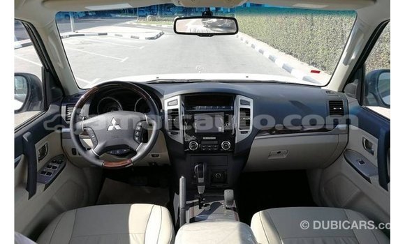 Buy Import Mitsubishi Pajero White Car in Import - Dubai in Clarendon Buy Import Mitsubishi Pajero White Car in Import - Dubai in Clarendon