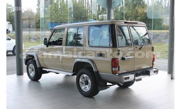 Buy Import Toyota Land Cruiser Beige Car in Import - Dubai in Clarendon Buy Import Toyota Land Cruiser Beige Car in Import - Dubai in Clarendon