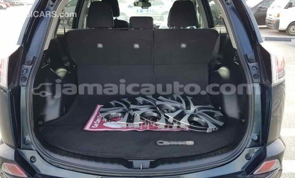 Acheter Import Utilitaire Toyota HiAce Noir à Import - Dubai, Clarendon Acheter Import Utilitaire Toyota HiAce Noir à Import - Dubai, Clarendon