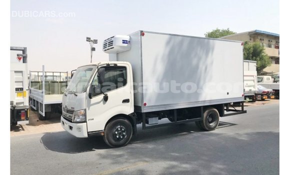 Acheter Import Utilitaire Hino 300 Series Blanc à Import - Dubai, Clarendon Acheter Import Utilitaire Hino 300 Series Blanc à Import - Dubai, Clarendon