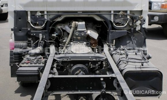 Buy Import Mitsubishi Carisma White Car in Import - Dubai in Clarendon Buy Import Mitsubishi Carisma White Car in Import - Dubai in Clarendon