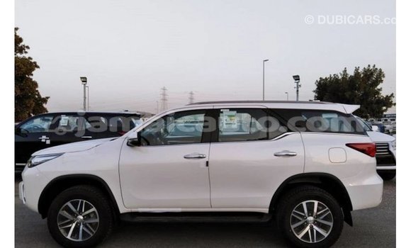 Buy Import Toyota Fortuner White Car in Import - Dubai in Clarendon Buy Import Toyota Fortuner White Car in Import - Dubai in Clarendon