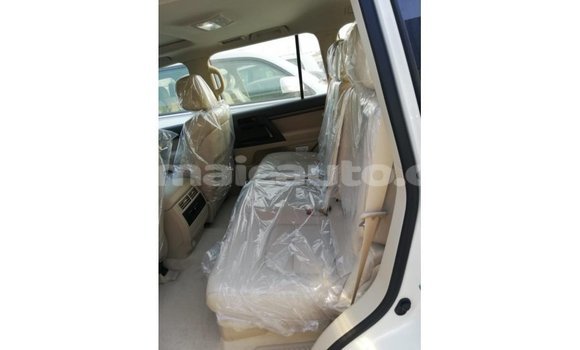 Buy Import Toyota Land Cruiser White Car in Import - Dubai in Clarendon Buy Import Toyota Land Cruiser White Car in Import - Dubai in Clarendon