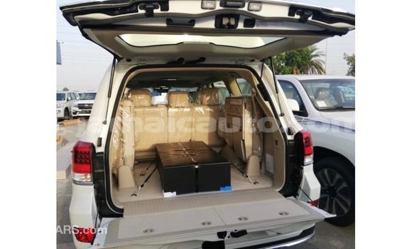 Buy Import Toyota Land Cruiser White Car in Import - Dubai in Clarendon Buy Import Toyota Land Cruiser White Car in Import - Dubai in Clarendon
