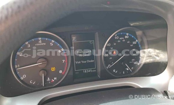 Acheter Import Utilitaire Toyota HiAce Autre à Import - Dubai, Clarendon Acheter Import Utilitaire Toyota HiAce Autre à Import - Dubai, Clarendon