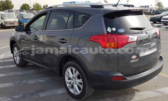 Acheter Import Utilitaire Toyota HiAce Autre à Import - Dubai, Clarendon Acheter Import Utilitaire Toyota HiAce Autre à Import - Dubai, Clarendon