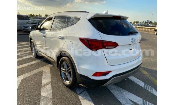 Acheter Import Voiture Hyundai Santa Fe Blanc à Import - Dubai, Clarendon Acheter Import Voiture Hyundai Santa Fe Blanc à Import - Dubai, Clarendon