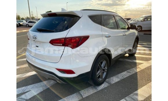 Acheter Import Voiture Hyundai Santa Fe Blanc à Import - Dubai, Clarendon Acheter Import Voiture Hyundai Santa Fe Blanc à Import - Dubai, Clarendon