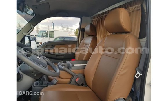 Acheter Import Voiture Kia Rio Blanc à Import - Dubai, Clarendon Acheter Import Voiture Kia Rio Blanc à Import - Dubai, Clarendon