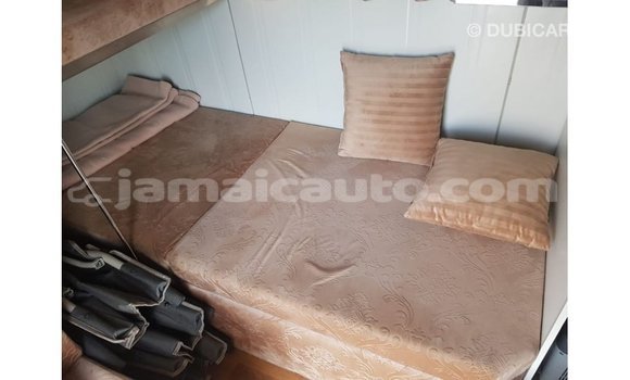 Acheter Import Voiture Kia Rio Blanc à Import - Dubai, Clarendon Acheter Import Voiture Kia Rio Blanc à Import - Dubai, Clarendon