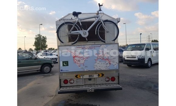 Acheter Import Voiture Kia Rio Blanc à Import - Dubai, Clarendon Acheter Import Voiture Kia Rio Blanc à Import - Dubai, Clarendon