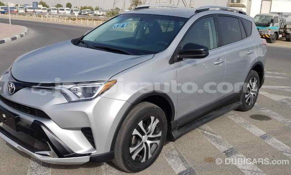 Acheter Import Utilitaire Toyota HiAce Autre à Import - Dubai, Clarendon Acheter Import Utilitaire Toyota HiAce Autre à Import - Dubai, Clarendon