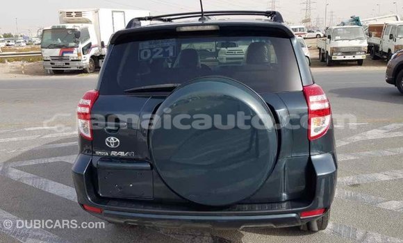 Acheter Import Utilitaire Toyota HiAce Vert à Import - Dubai, Clarendon Acheter Import Utilitaire Toyota HiAce Vert à Import - Dubai, Clarendon