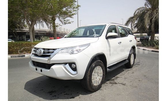 Buy Import Toyota Fortuner White Car in Import - Dubai in Clarendon Buy Import Toyota Fortuner White Car in Import - Dubai in Clarendon