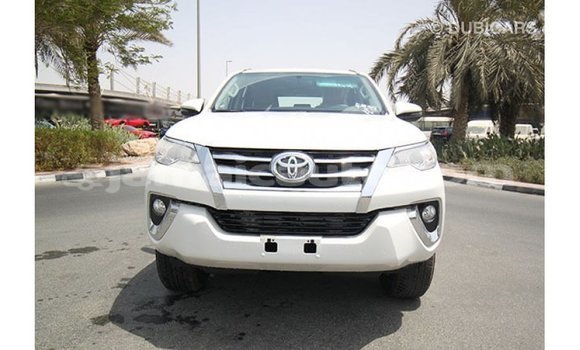 Buy Import Toyota Fortuner White Car in Import - Dubai in Clarendon Buy Import Toyota Fortuner White Car in Import - Dubai in Clarendon