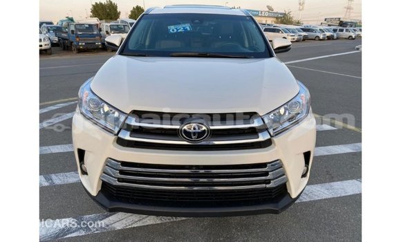 Acheter Import Voiture Toyota Highlander Blanc à Import - Dubai, Clarendon Acheter Import Voiture Toyota Highlander Blanc à Import - Dubai, Clarendon