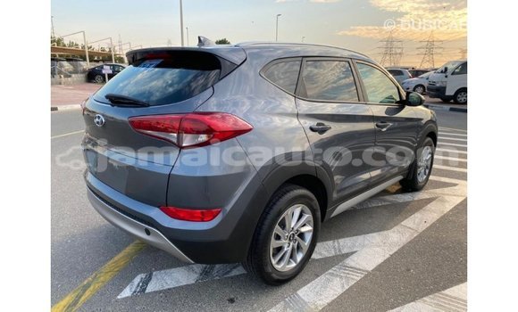 Acheter Import Voiture Hyundai Tucson Blanc à Import - Dubai, Clarendon Acheter Import Voiture Hyundai Tucson Blanc à Import - Dubai, Clarendon