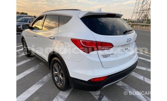 Acheter Import Voiture Hyundai Santa Fe Blanc à Import - Dubai, Clarendon Acheter Import Voiture Hyundai Santa Fe Blanc à Import - Dubai, Clarendon