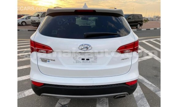 Acheter Import Voiture Hyundai Santa Fe Blanc à Import - Dubai, Clarendon Acheter Import Voiture Hyundai Santa Fe Blanc à Import - Dubai, Clarendon