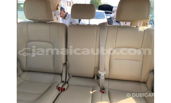 Acheter Import Voiture Toyota Land Cruiser Blanc à Import - Dubai, Clarendon Acheter Import Voiture Toyota Land Cruiser Blanc à Import - Dubai, Clarendon