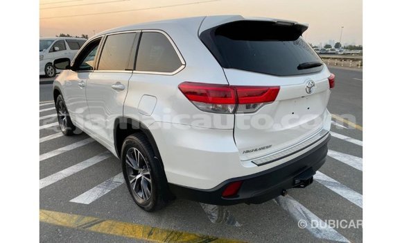 Acheter Import Voiture Toyota Highlander Blanc à Import - Dubai, Clarendon Acheter Import Voiture Toyota Highlander Blanc à Import - Dubai, Clarendon