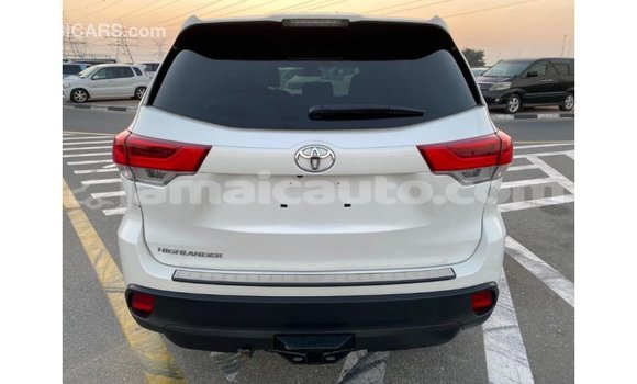Acheter Import Voiture Toyota Highlander Blanc à Import - Dubai, Clarendon Acheter Import Voiture Toyota Highlander Blanc à Import - Dubai, Clarendon
