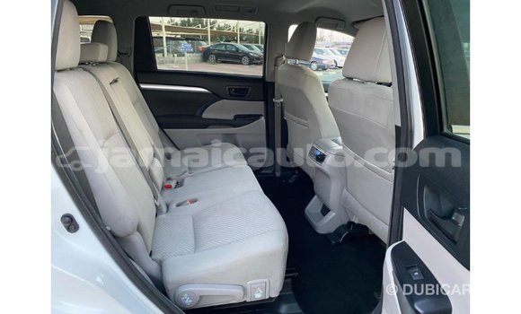 Acheter Import Voiture Toyota Highlander Blanc à Import - Dubai, Clarendon Acheter Import Voiture Toyota Highlander Blanc à Import - Dubai, Clarendon