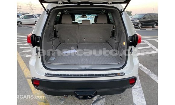 Acheter Import Voiture Toyota Highlander Blanc à Import - Dubai, Clarendon Acheter Import Voiture Toyota Highlander Blanc à Import - Dubai, Clarendon