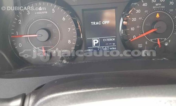 Acheter Import Voiture Toyota Sienna Blanc à Import - Dubai, Clarendon Acheter Import Voiture Toyota Sienna Blanc à Import - Dubai, Clarendon