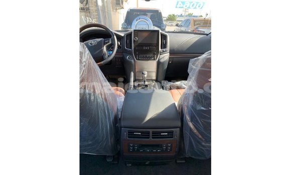 Buy Import Toyota Land Cruiser White Car in Import - Dubai in Clarendon Buy Import Toyota Land Cruiser White Car in Import - Dubai in Clarendon
