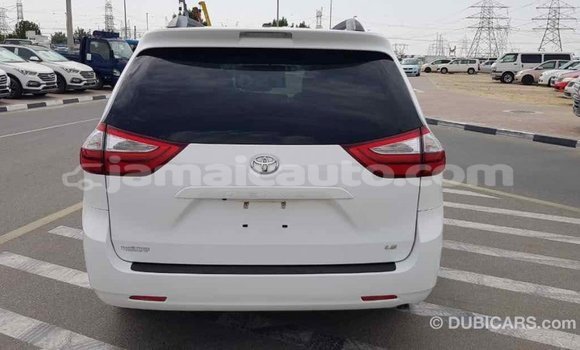 Acheter Import Voiture Toyota Sienna Blanc à Import - Dubai, Clarendon Acheter Import Voiture Toyota Sienna Blanc à Import - Dubai, Clarendon