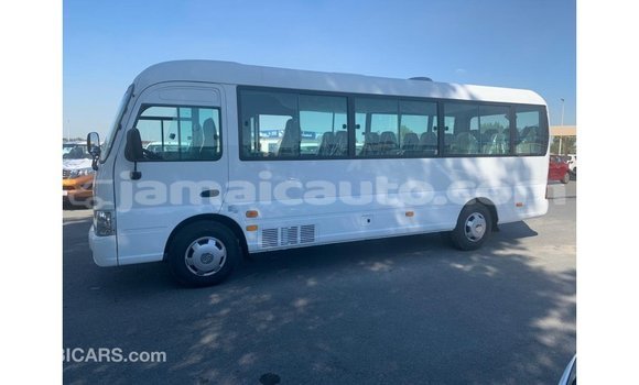 Buy Import Hyundai Accent White Car in Import - Dubai in Clarendon Buy Import Hyundai Accent White Car in Import - Dubai in Clarendon