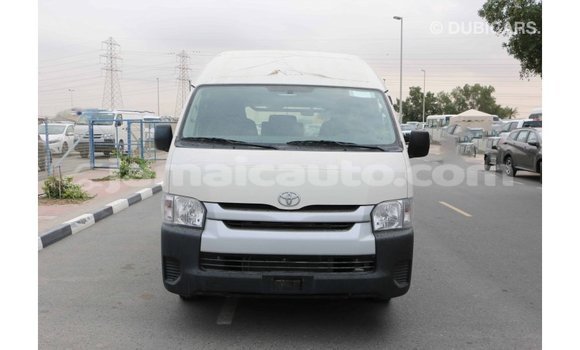 Acheter Import Voiture Toyota Hiace Blanc à Import - Dubai, Clarendon Acheter Import Voiture Toyota Hiace Blanc à Import - Dubai, Clarendon