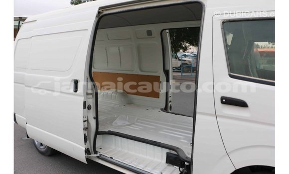 Acheter Import Voiture Toyota Hiace Blanc à Import - Dubai, Clarendon Acheter Import Voiture Toyota Hiace Blanc à Import - Dubai, Clarendon