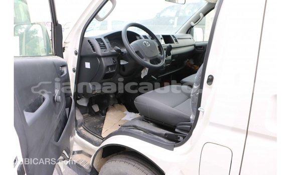 Acheter Import Voiture Toyota Hiace Blanc à Import - Dubai, Clarendon Acheter Import Voiture Toyota Hiace Blanc à Import - Dubai, Clarendon