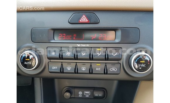 Acheter Import Voiture Kia Sportage Blanc à Import - Dubai, Clarendon Acheter Import Voiture Kia Sportage Blanc à Import - Dubai, Clarendon