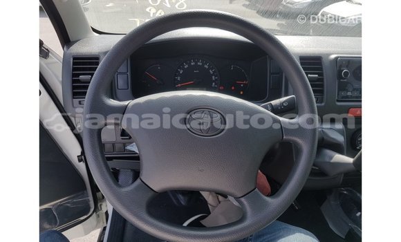 Buy Import Toyota Hiace White Car in Import - Dubai in Clarendon Buy Import Toyota Hiace White Car in Import - Dubai in Clarendon