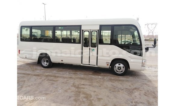 Acheter Import Voiture Toyota Coaster Blanc à Import - Dubai, Clarendon Acheter Import Voiture Toyota Coaster Blanc à Import - Dubai, Clarendon