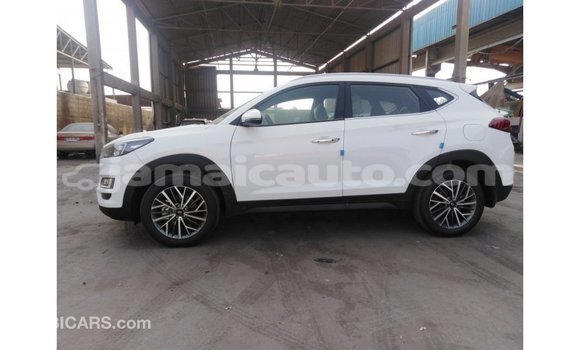 Buy Import Hyundai Tucson White Car in Import - Dubai in Clarendon Buy Import Hyundai Tucson White Car in Import - Dubai in Clarendon
