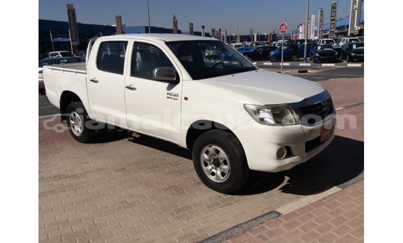 Buy Import Toyota Hilux White Car in Import - Dubai in Clarendon Buy Import Toyota Hilux White Car in Import - Dubai in Clarendon