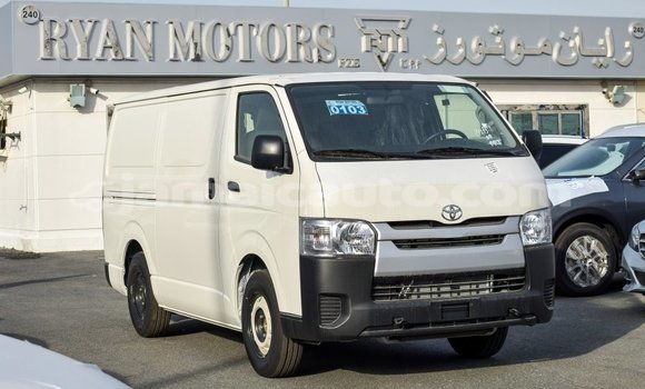 Acheter Import Voiture Toyota Hiace Blanc à Import - Dubai, Clarendon Acheter Import Voiture Toyota Hiace Blanc à Import - Dubai, Clarendon
