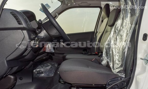 Acheter Import Voiture Toyota Hiace Blanc à Import - Dubai, Clarendon Acheter Import Voiture Toyota Hiace Blanc à Import - Dubai, Clarendon