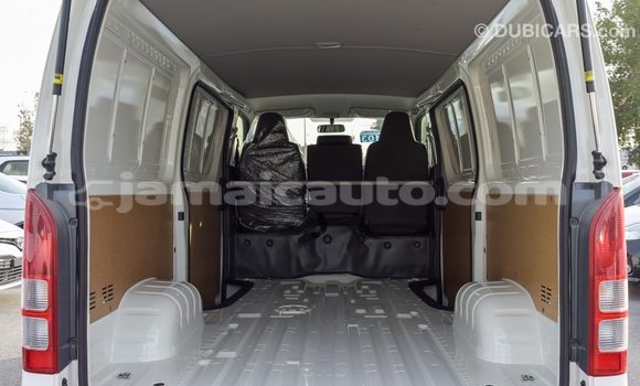 Acheter Import Voiture Toyota Hiace Blanc à Import - Dubai, Clarendon Acheter Import Voiture Toyota Hiace Blanc à Import - Dubai, Clarendon