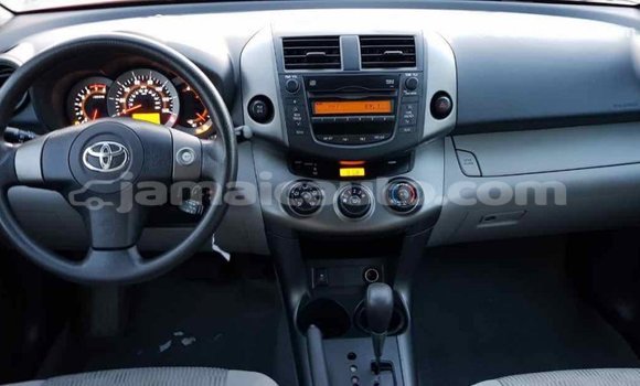 Acheter Import Utilitaire Toyota HiAce Rouge à Import - Dubai, Clarendon Acheter Import Utilitaire Toyota HiAce Rouge à Import - Dubai, Clarendon