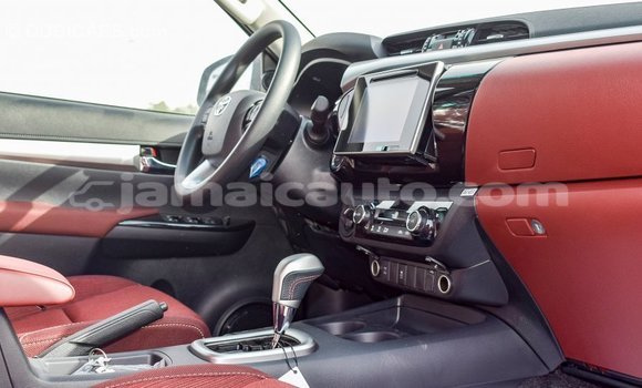 Acheter Import Voiture Toyota Hilux Blanc à Import - Dubai, Clarendon Acheter Import Voiture Toyota Hilux Blanc à Import - Dubai, Clarendon