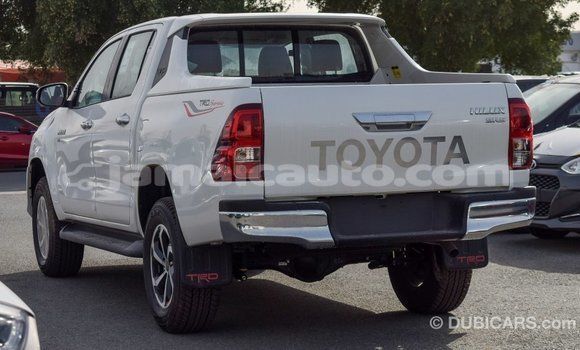 Acheter Import Voiture Toyota Hilux Blanc à Import - Dubai, Clarendon Acheter Import Voiture Toyota Hilux Blanc à Import - Dubai, Clarendon