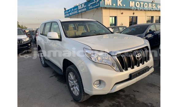 Acheter Import Voiture Toyota Prado Blanc à Import - Dubai, Clarendon Acheter Import Voiture Toyota Prado Blanc à Import - Dubai, Clarendon