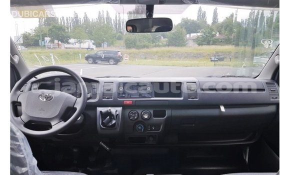Acheter Import Voiture Toyota Hiace Blanc à Import - Dubai, Clarendon Acheter Import Voiture Toyota Hiace Blanc à Import - Dubai, Clarendon