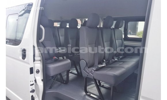 Acheter Import Voiture Toyota Hiace Blanc à Import - Dubai, Clarendon Acheter Import Voiture Toyota Hiace Blanc à Import - Dubai, Clarendon